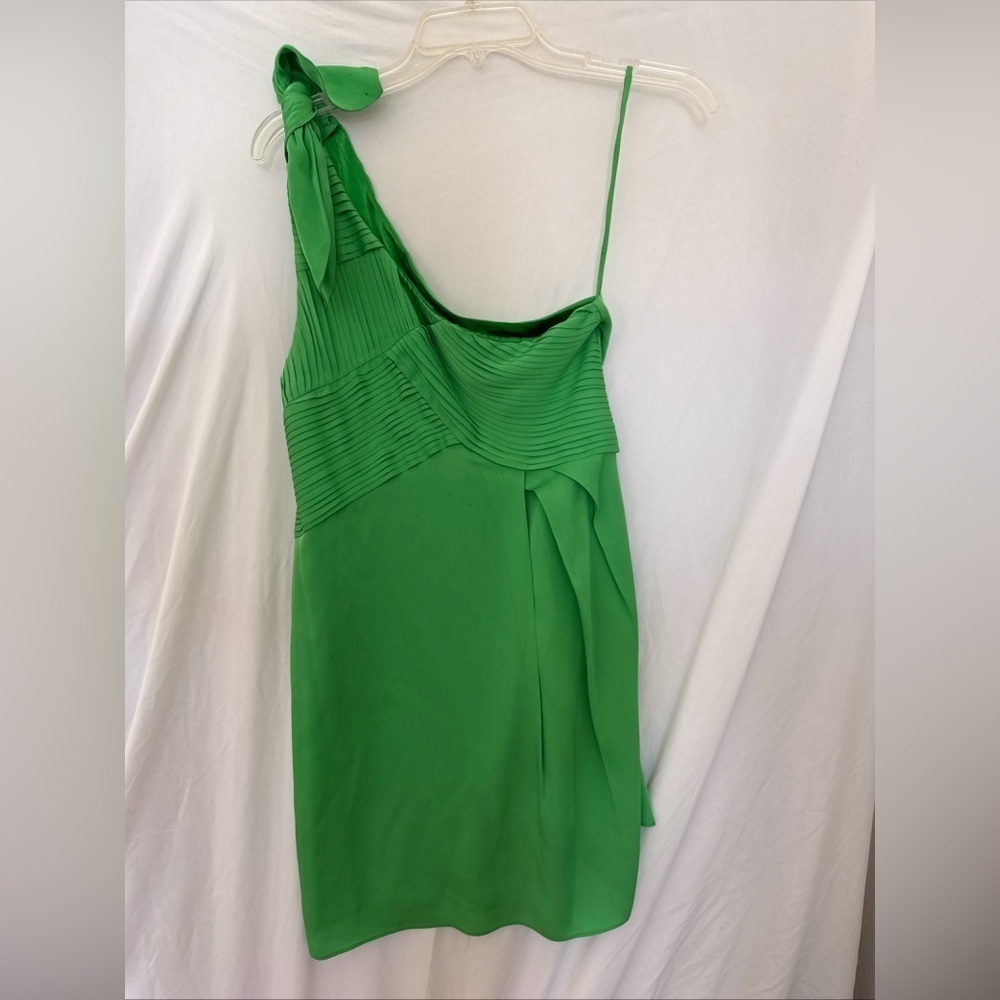 Alice and Olivia Green one shoulder ruched Dress sz XS 100 percent silk